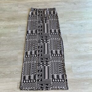 Bar III long skirt with side openings. Medium, Black/Tan Geometric Designs.